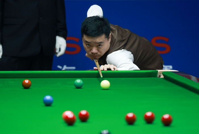 并非凭借一 并非凭借一