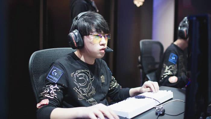 这些日子里 这些日子里