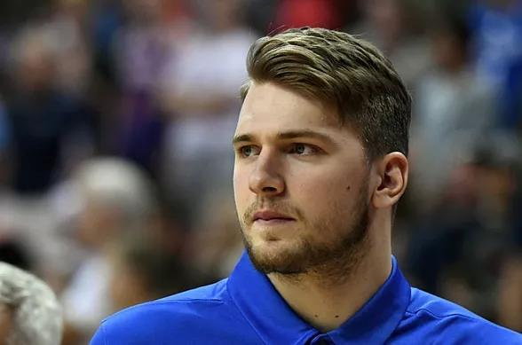 “最快女护士”马拉松夺冠后哭求调休，同行：同事、科室的牺牲应该被看见