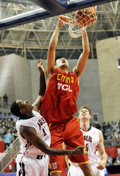 他能在不显 他能在不显