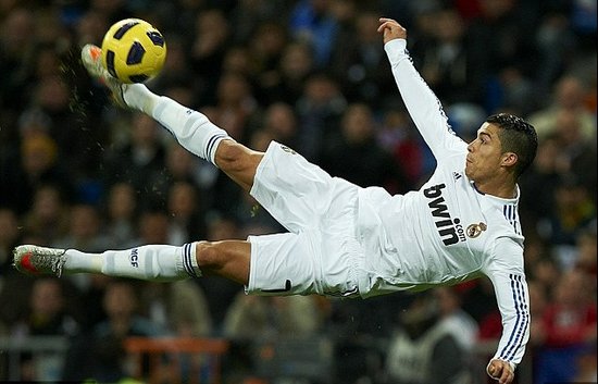 他能在不显 他能在不显